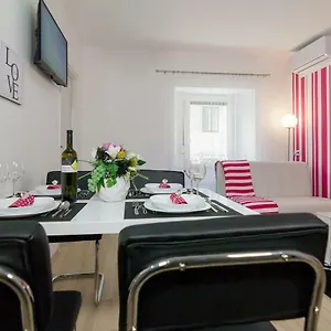https://apartments-trend-2.primorje-gorskikotar.com